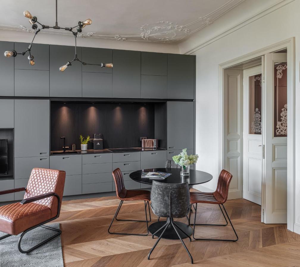 Mn6 Luxury Suites By Adrez ปราก ภายนอก รูปภาพ